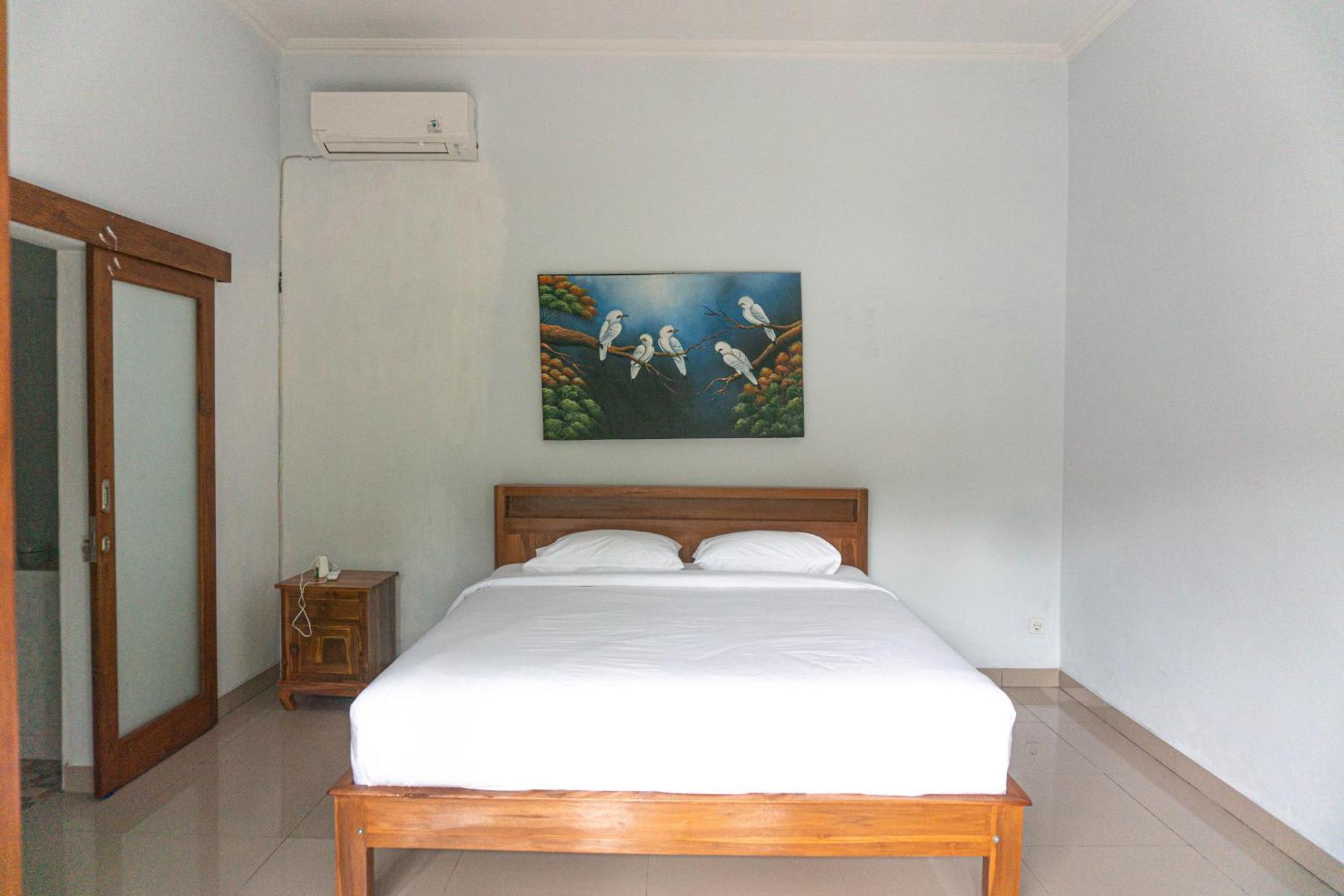 Srinadi Guest House Lovina Exterior photo