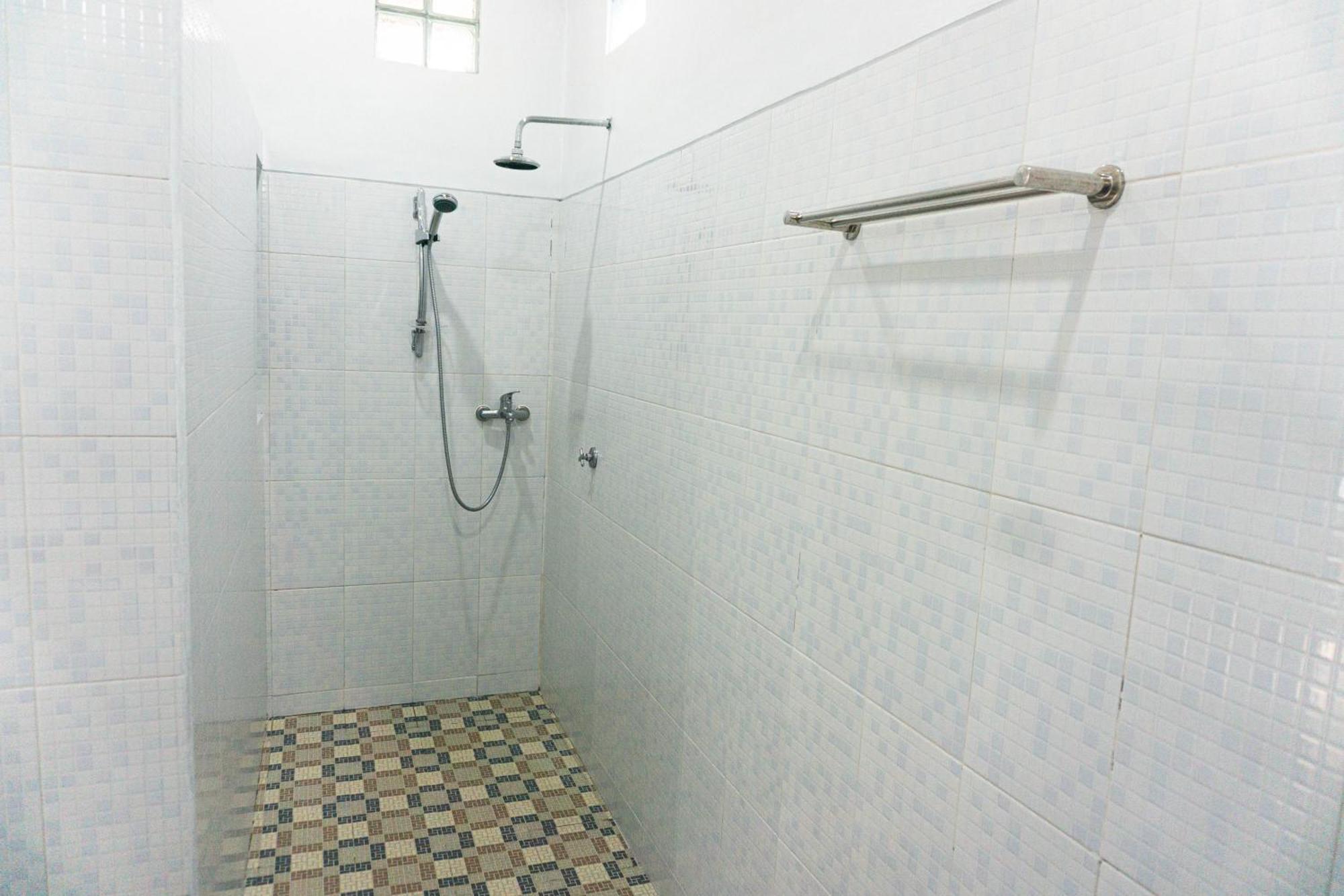 Srinadi Guest House Lovina Exterior photo