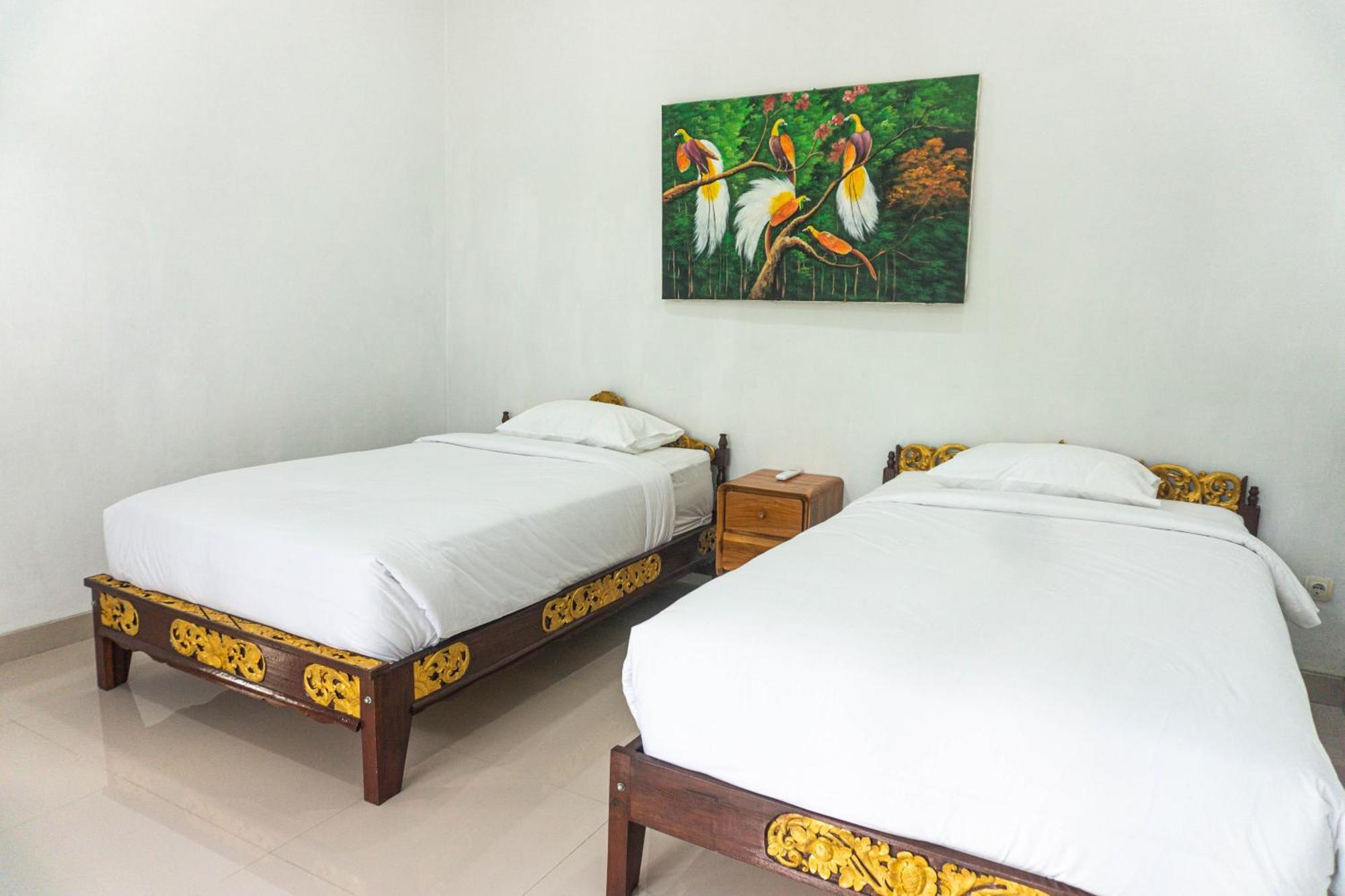 Srinadi Guest House Lovina Exterior photo